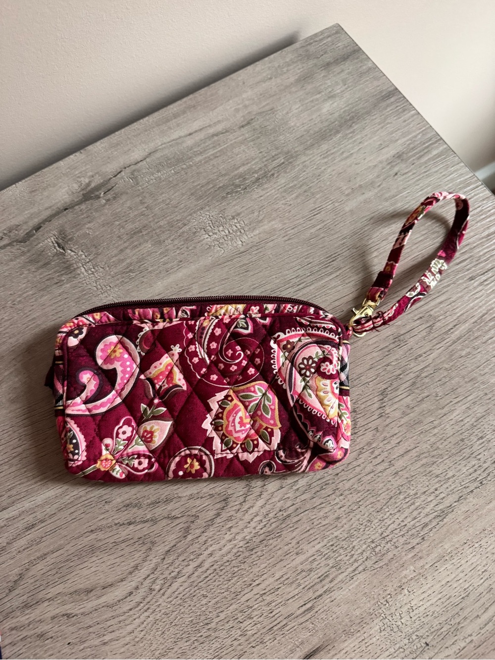 VERA BRADLEY Wristlet and coin purse